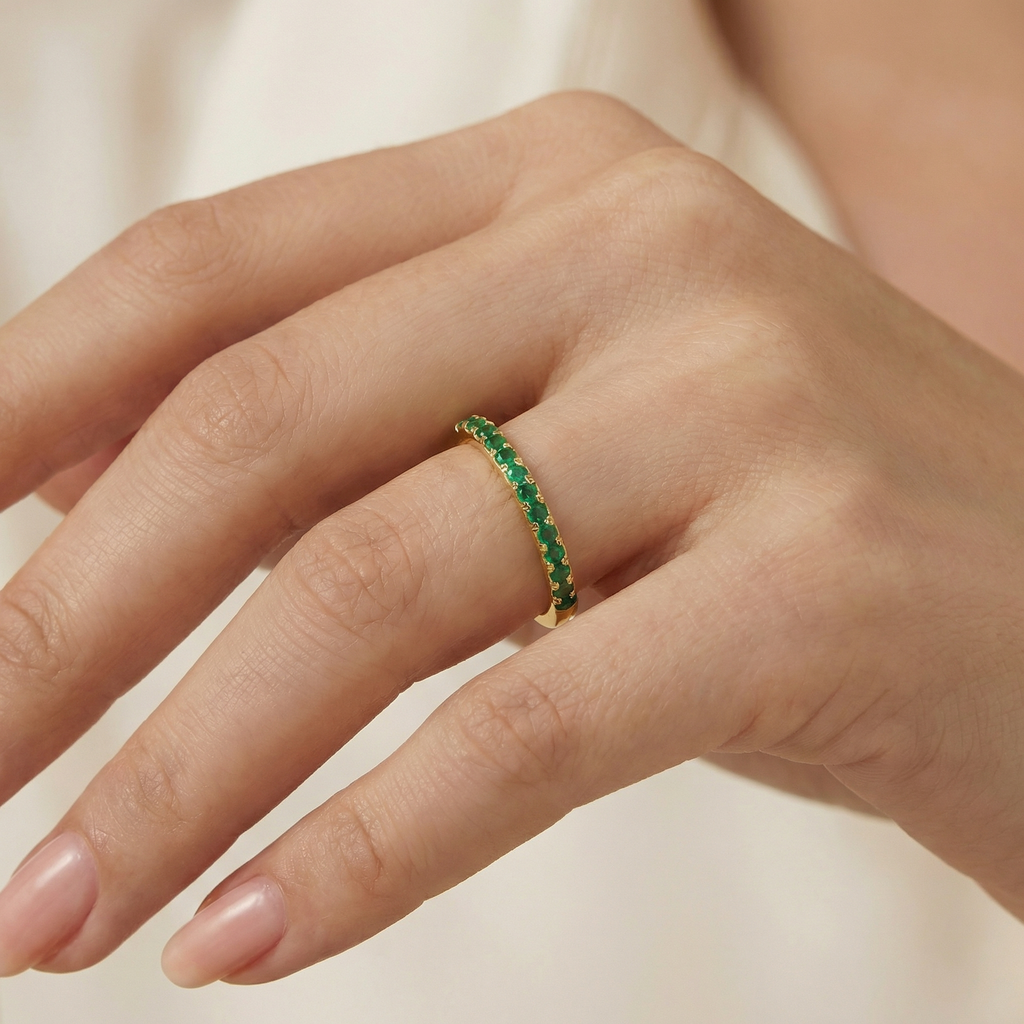 Circle Ring Emerald