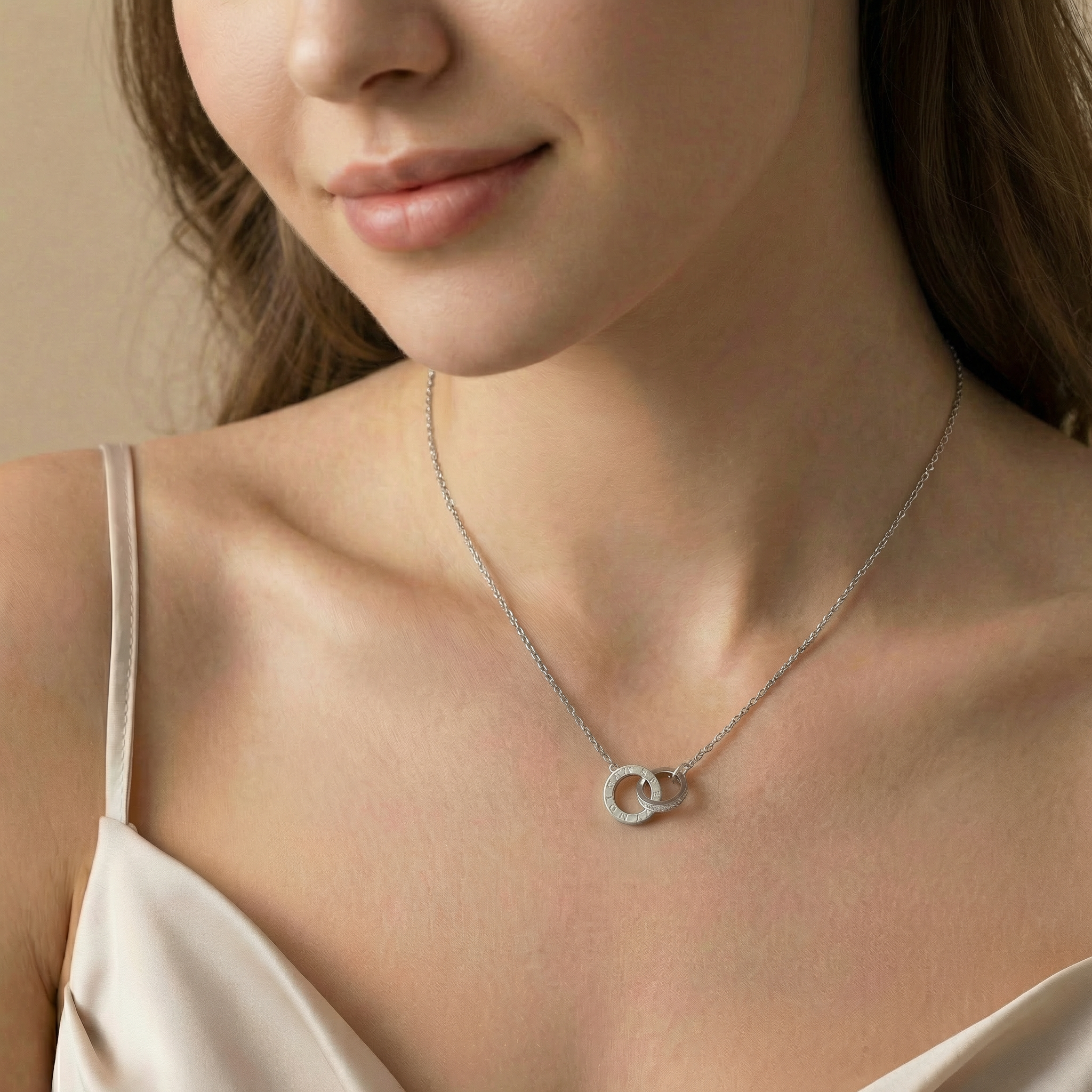 Infinite Glow Necklace Silver