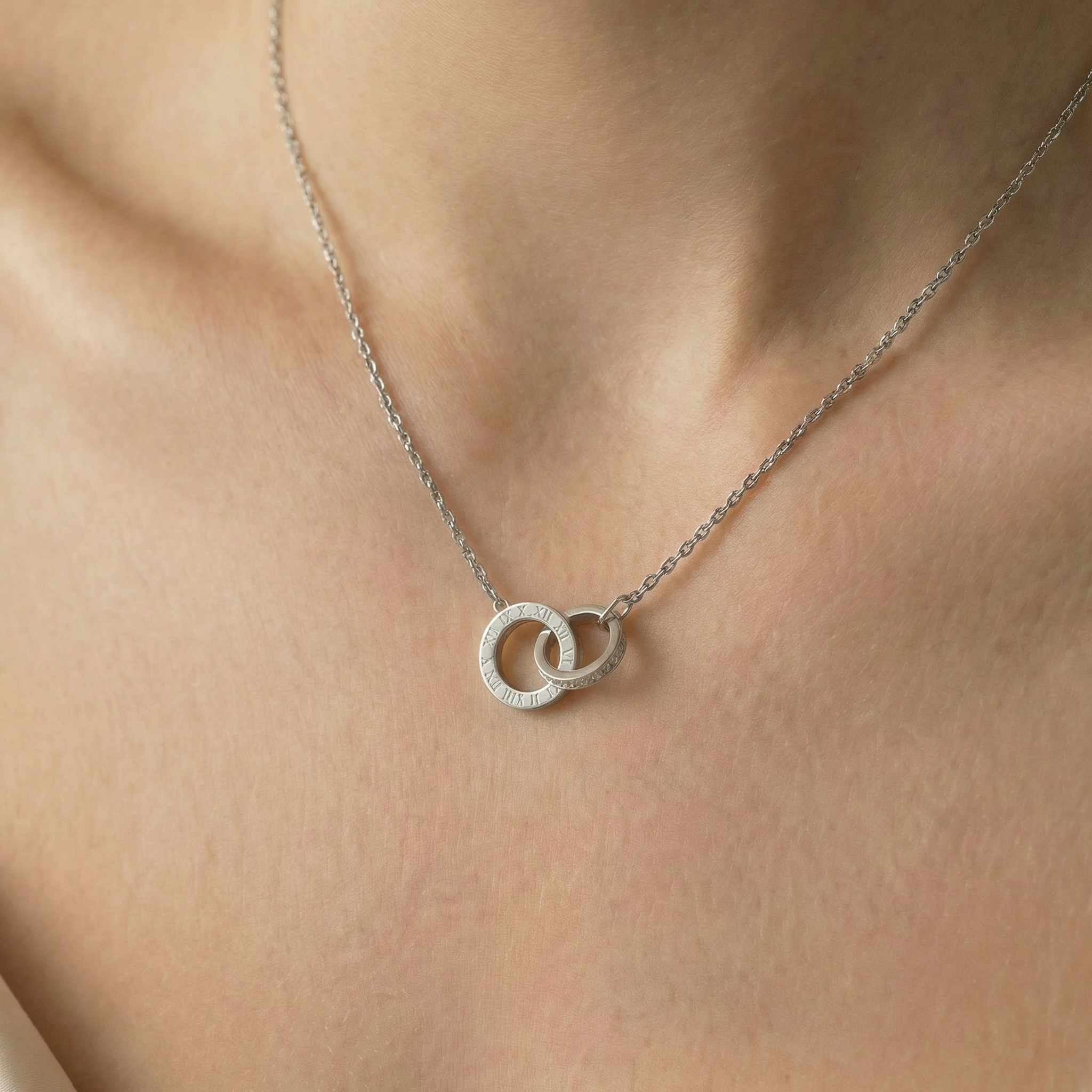 Infinite Glow Necklace Silver
